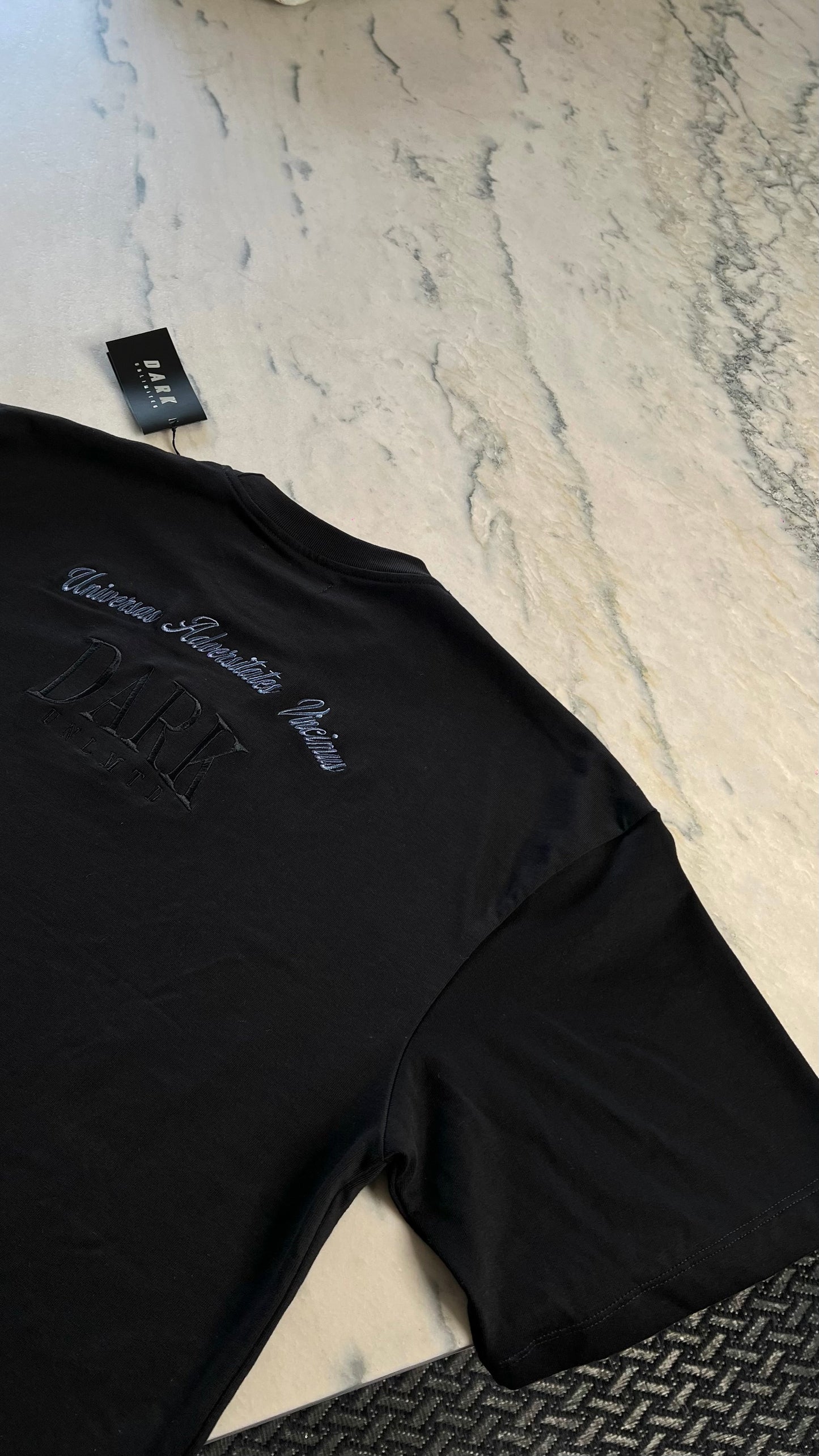 CAMISETA DARK PURE BLACK