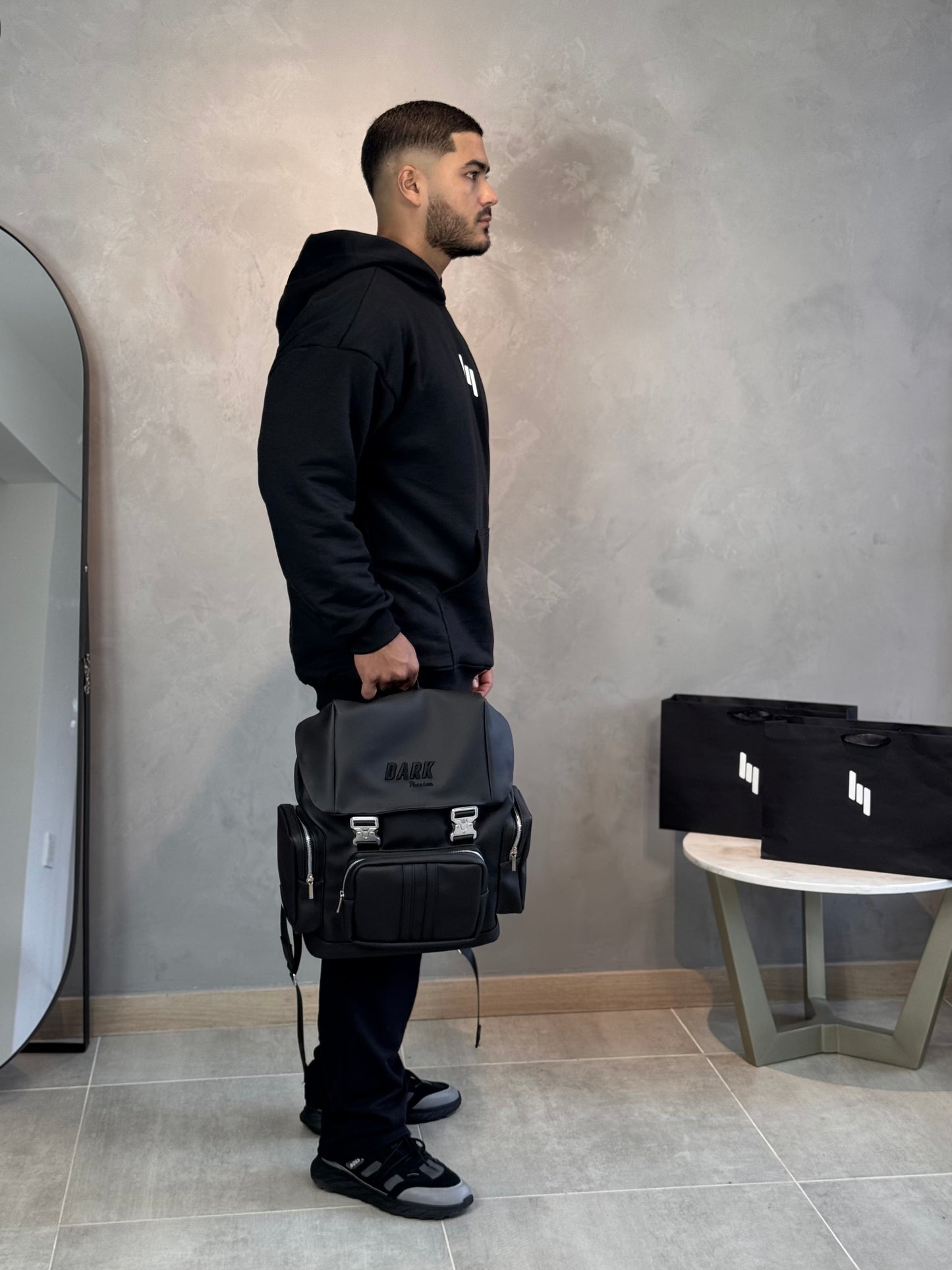 BUZO DARK BLACK 1