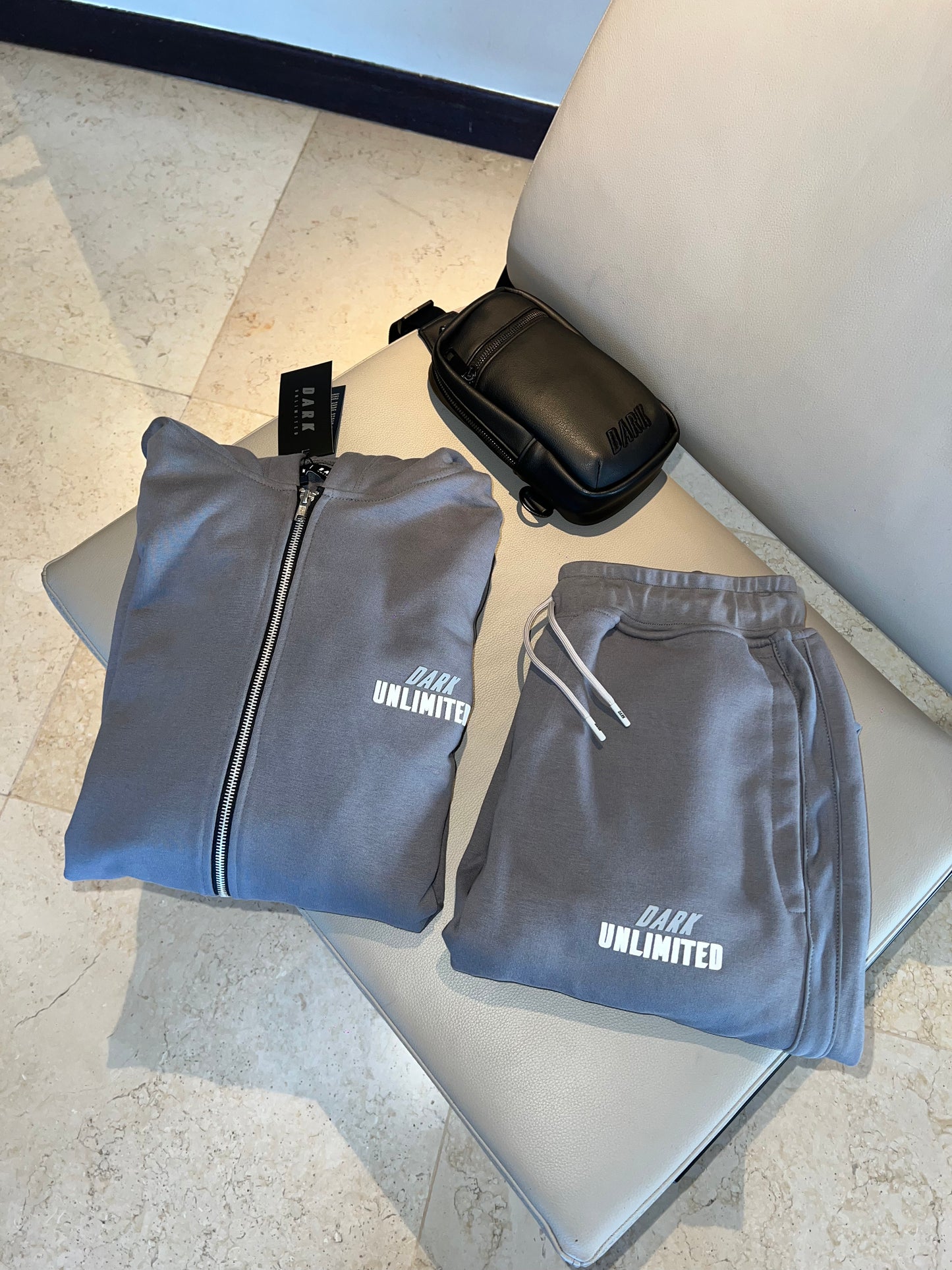 JOGGER DARK AERIUM GREY